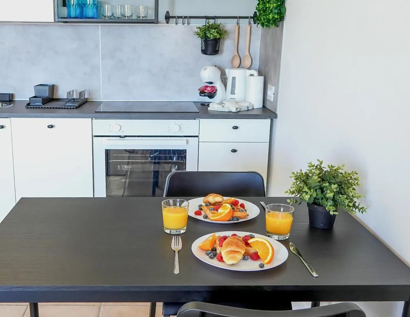Beautiful Spacious 1 Bedroom Apartment With A Pool, Marina Palace 608 Playa Paraiso  Holiday home
