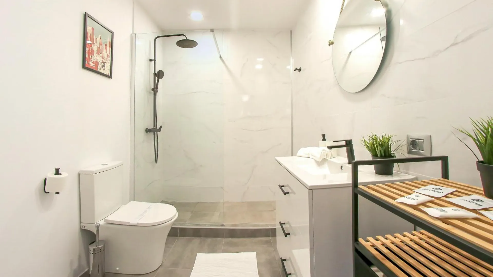 Beautiful Spacious 1 Bedroom Apartment With A Pool, Marina Palace 608 Playa Paraiso