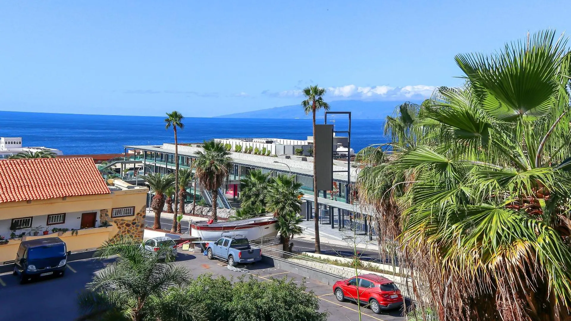 Holiday home Beautiful Spacious 1 Bedroom Apartment With A Pool, Marina Palace 608 Playa Paraiso  Spain